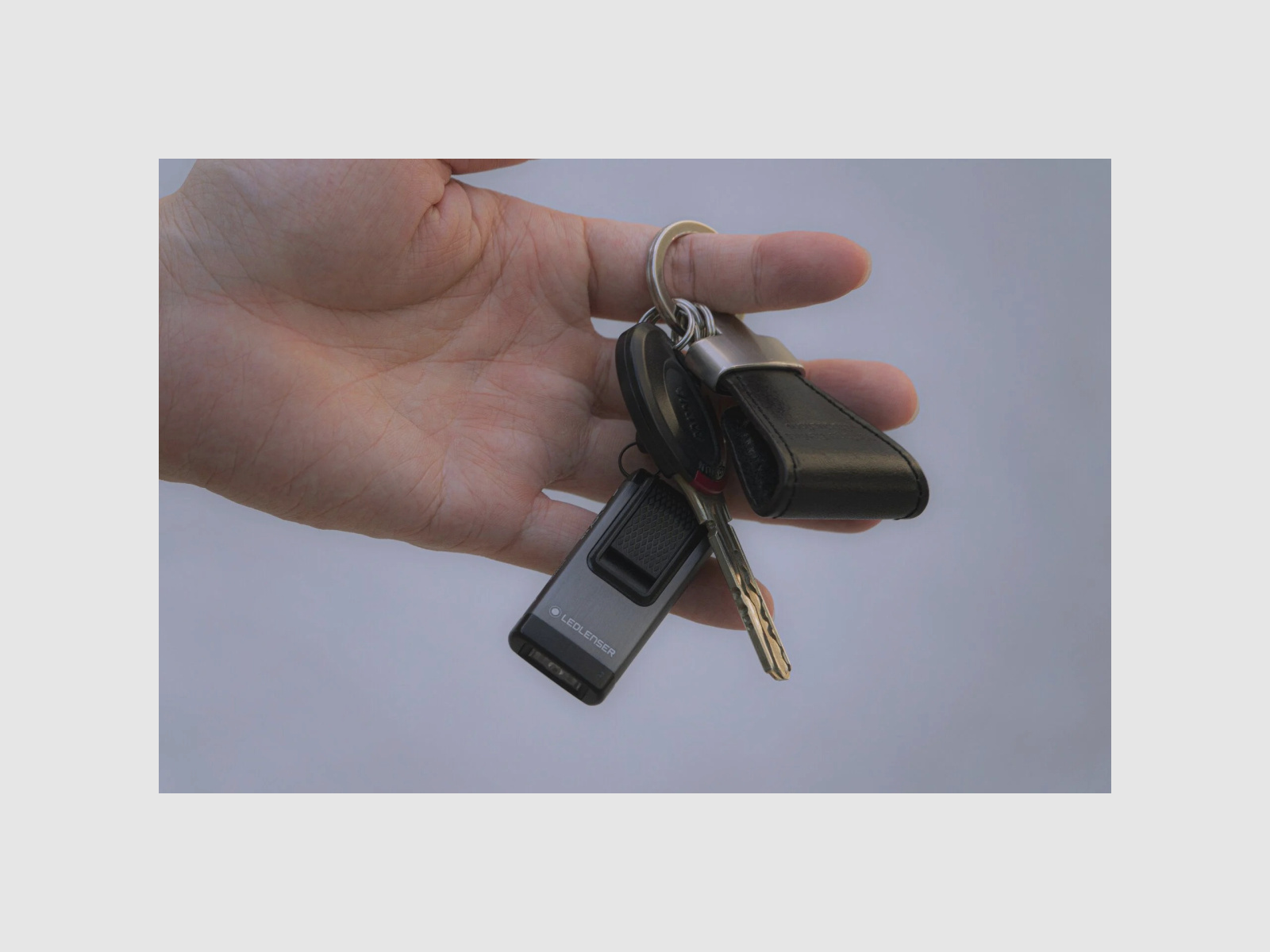 LEDLENSER llavero K4R gris