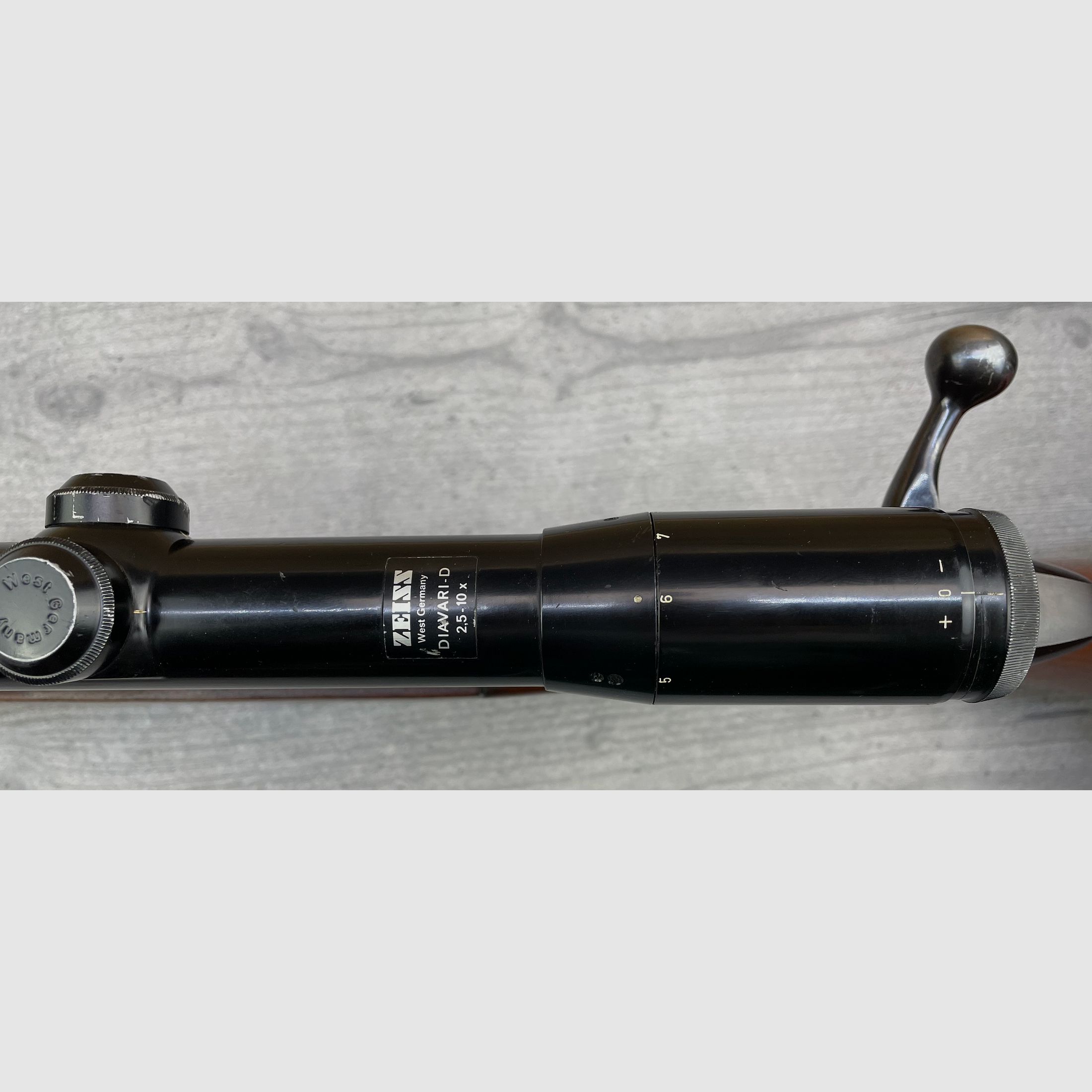 Sauer/ Weatherby Mod. Europa Kal.: .300 Weatherby Magnum + Zeiss Diavari-D 2,5-10x52