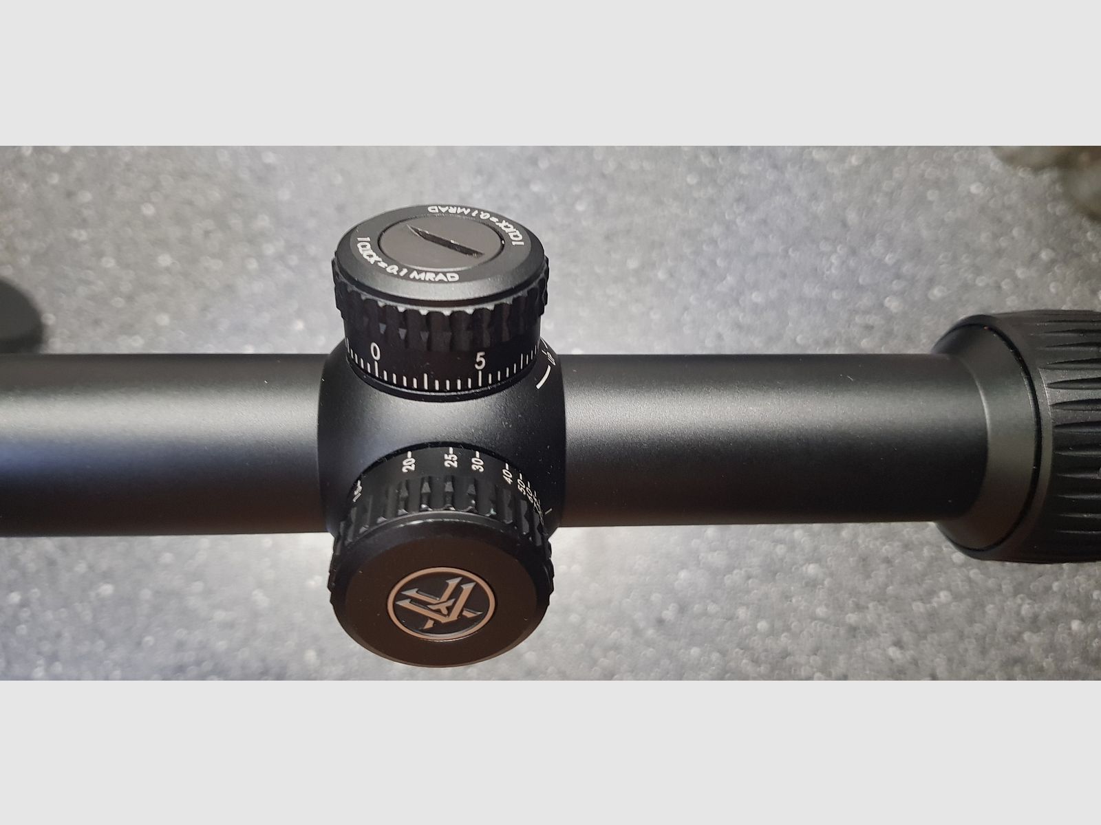 Vortex Diamondback Tactical 6–24×50 FFP EBR-2C MRAD (DBK-10029) inkl. Originalkarton & Zubehör