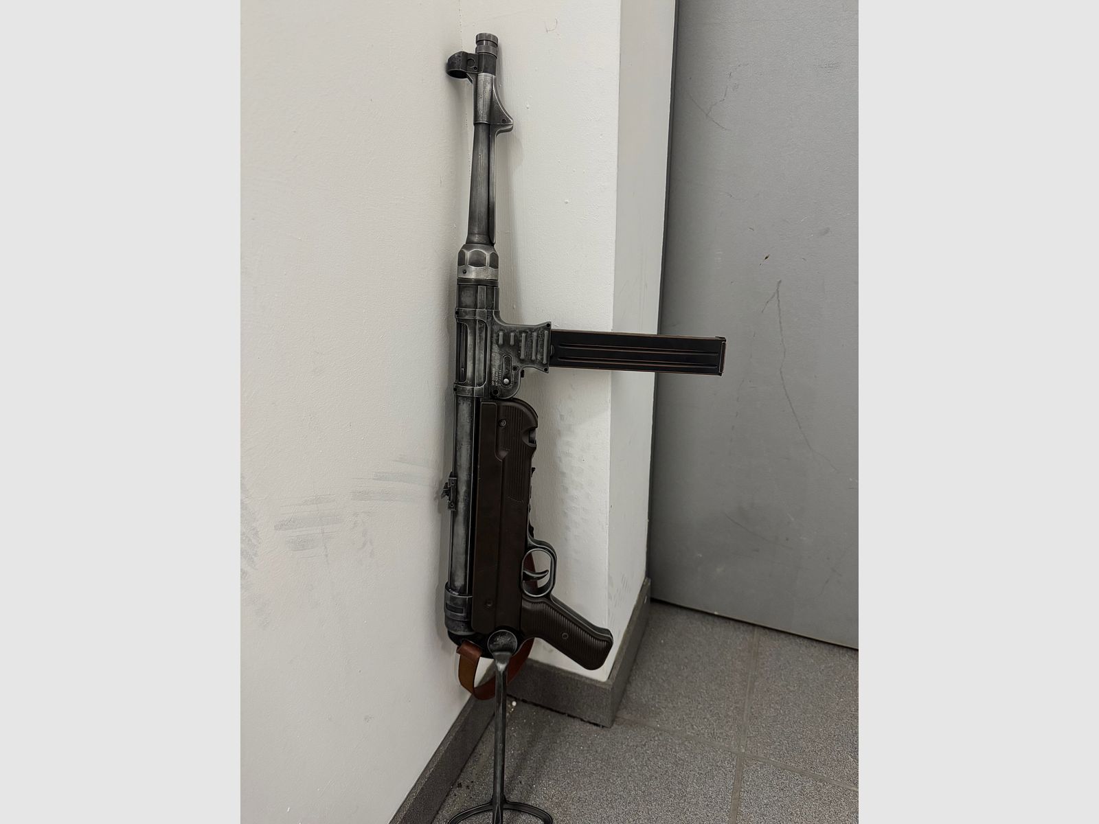 Legends MP40 CO2 Maschinenpistole Kal. 4,5mm BB German Legacy Edition