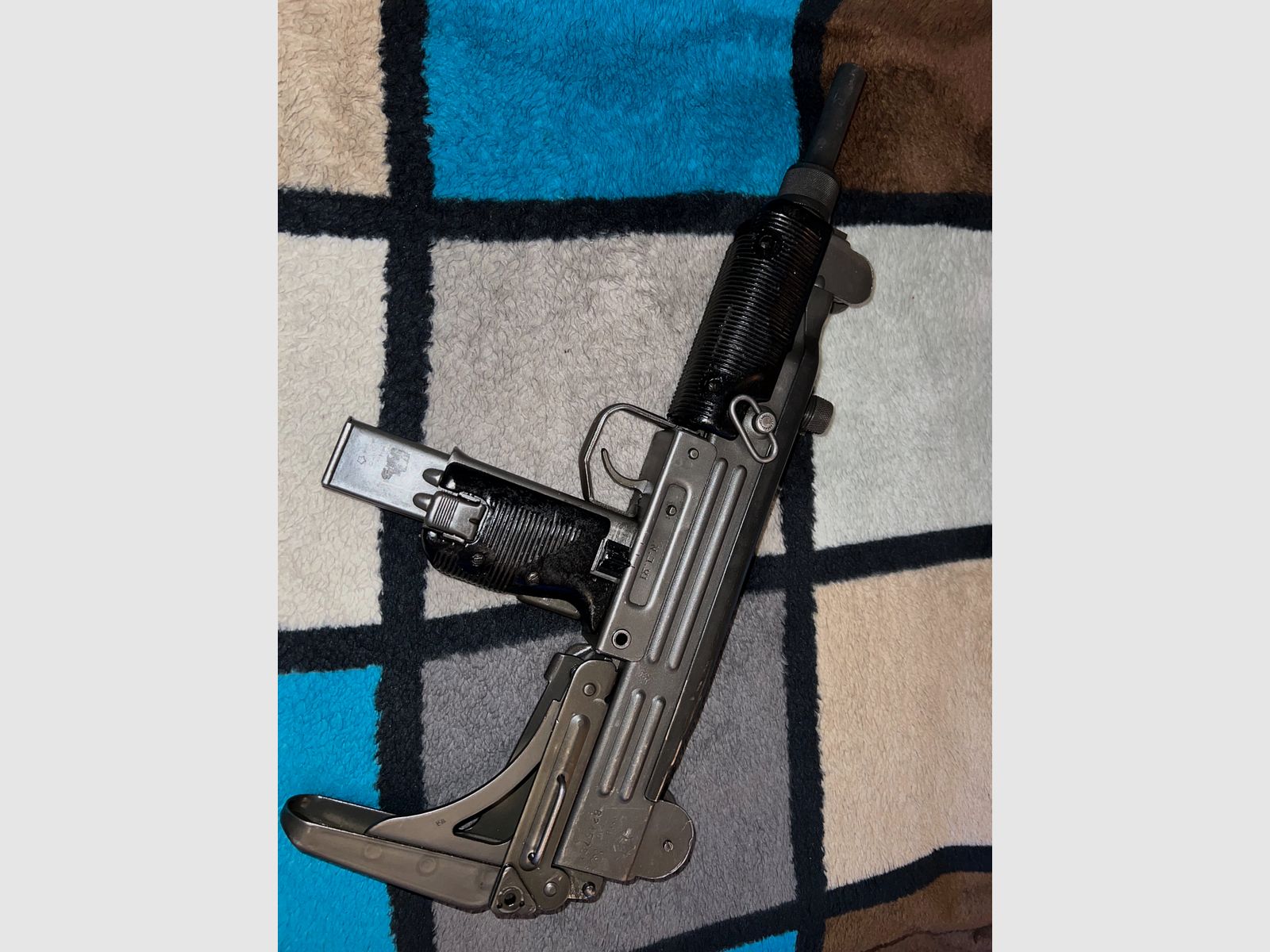 Original IMI Uzi submachine gun – EU deactivated firearm (AT 2022) – Rare Israeli military version with Hebrew stamps & intact folding stock