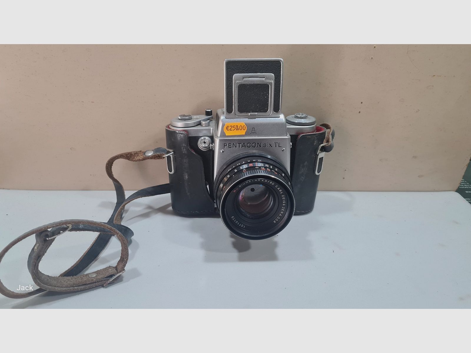 PENTACON SIX TL avec prisme inclus, image 1 sur 3