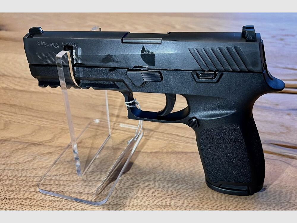 SIG Sauer P320 9mm Luger, image 1 of 2