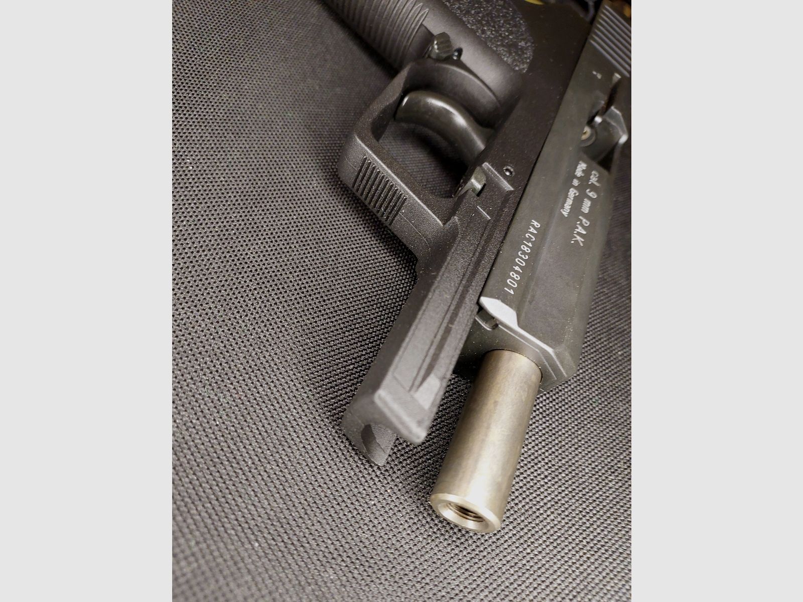 Röhm RG96 / RG 96 pistola de fogueo 9 mm P.A.K. PTB 699 niquelada
