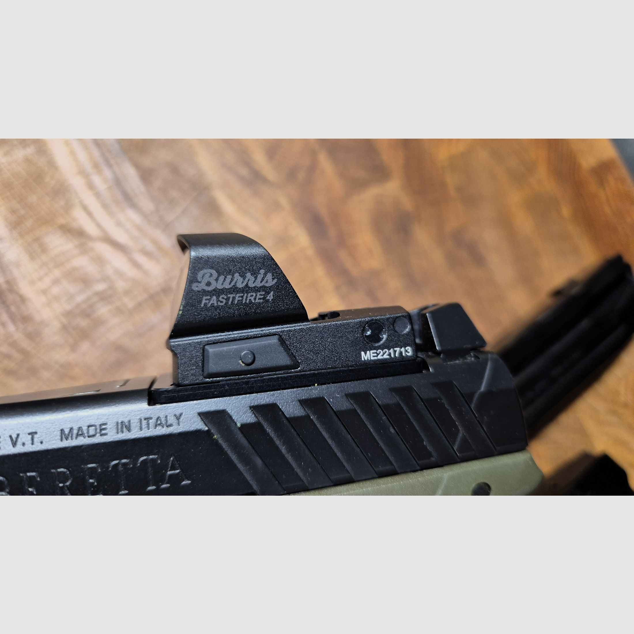 Beretta Pistool APX A1 Tactical 9mm met Red Dot Burris Fast Fire 4