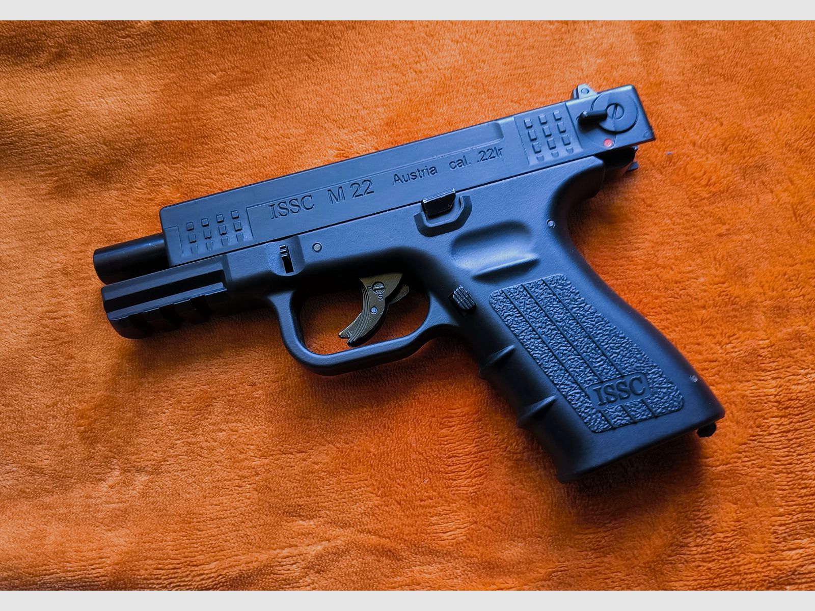 ISSC M22 CO2 Blow Back Pistool Topstaat met OVP