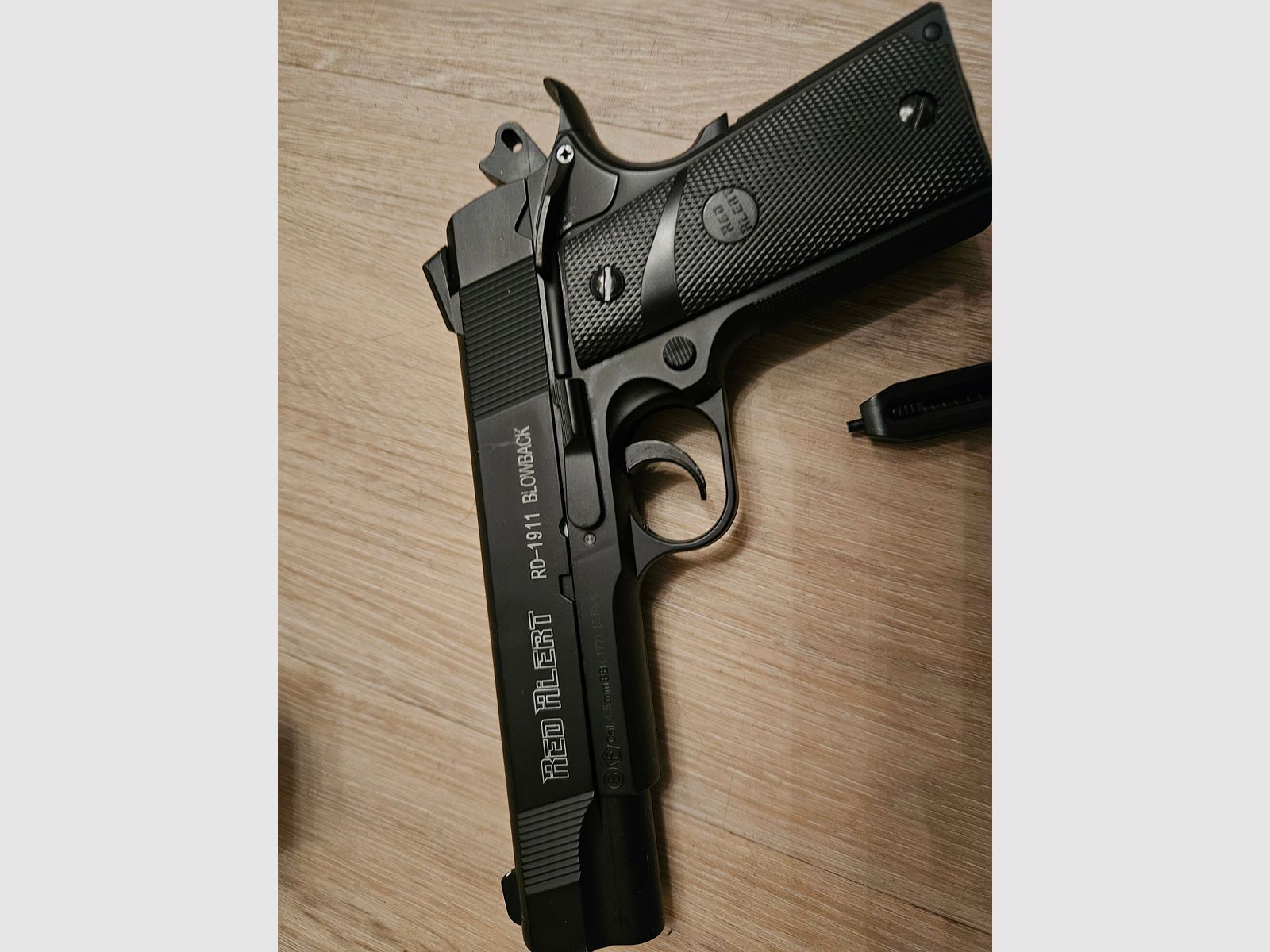 SigSauer MCX CO2 Luftgewehr + Red Alert RF - 1911 CO2 Blowback