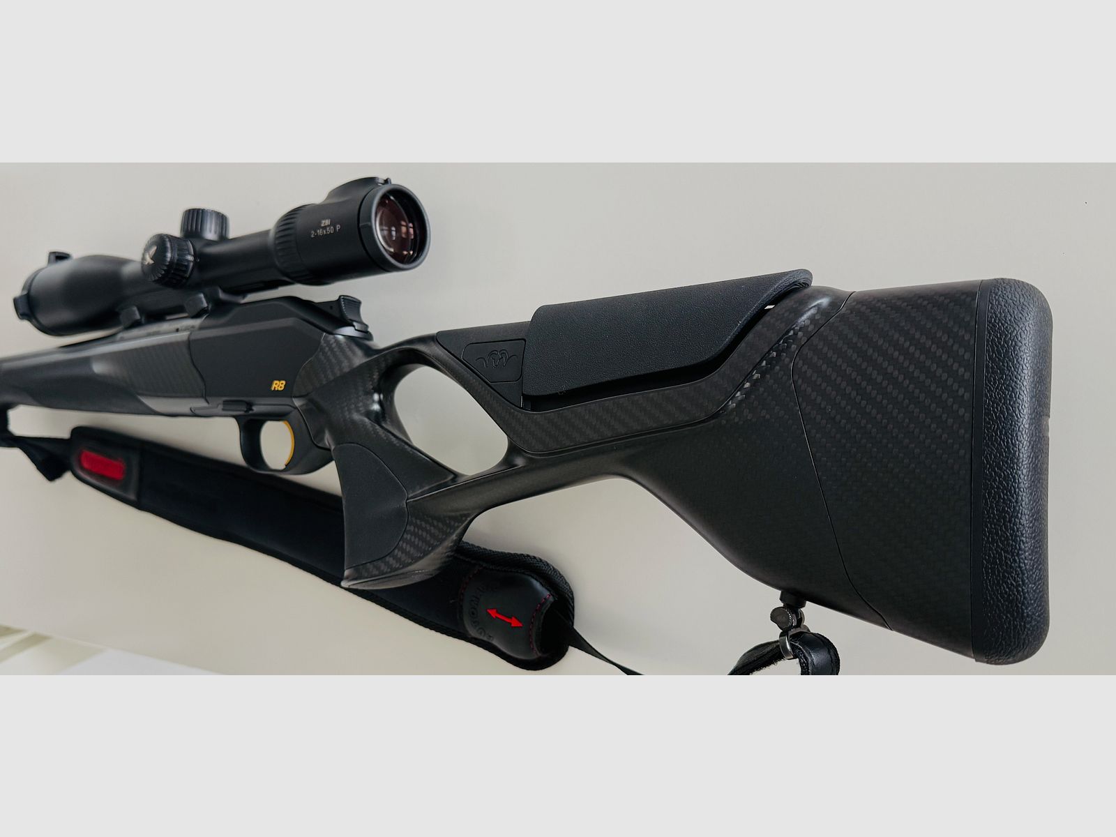 Blaser R8 Ultimate Carbon - Swarvoski Z8i 2-16x50 - Roedale Ti48