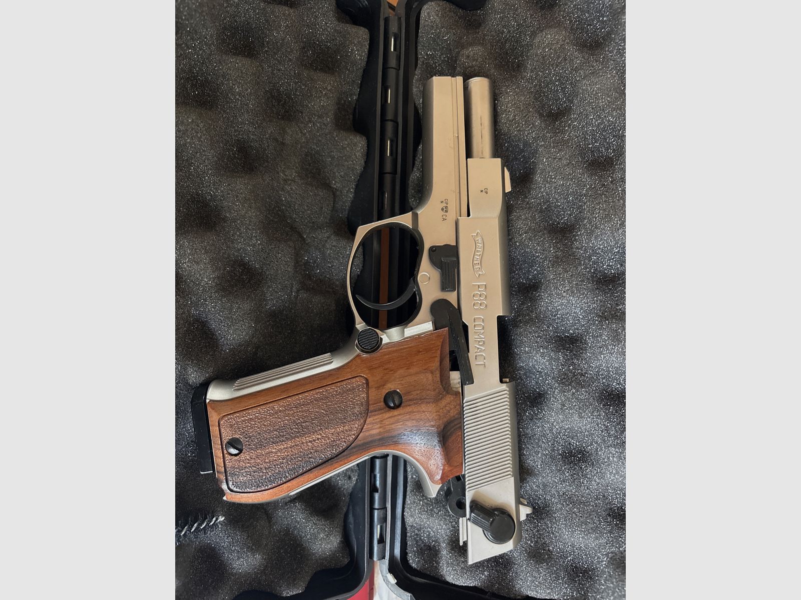 blank-firing pistol, image 6 sur 7