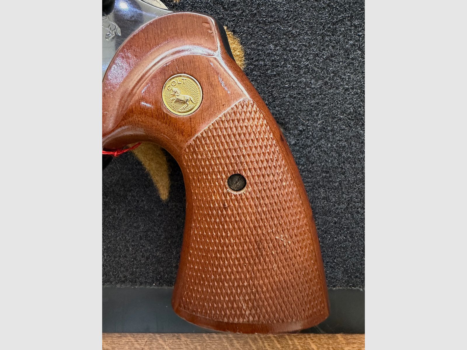 Revolver Colt Python stainless 4
