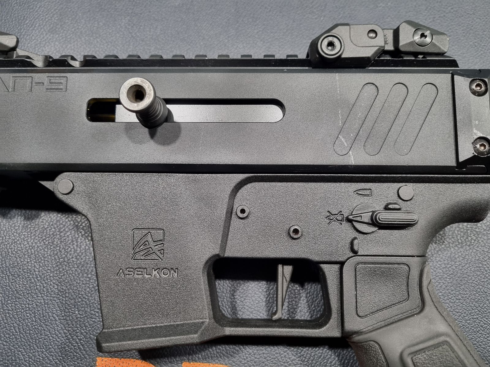 Pistola semiautomática ASELKON HAN-9 cal. 9x19 cañón: 6,5", imagen 3 de 8