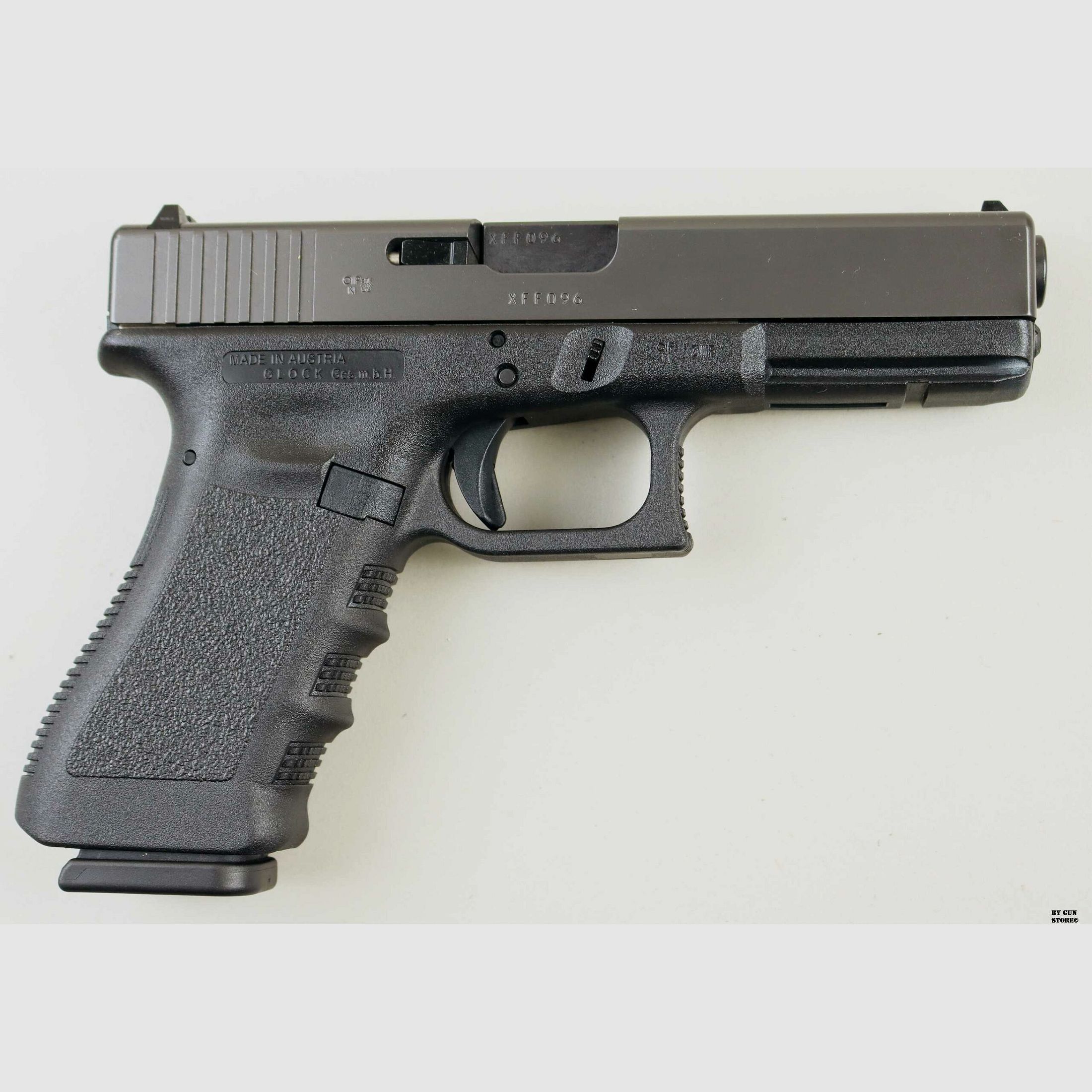 Pistola Glock mod. 17 GEN III cal. 9×21 matr. XFF096, immagine 3 di 11