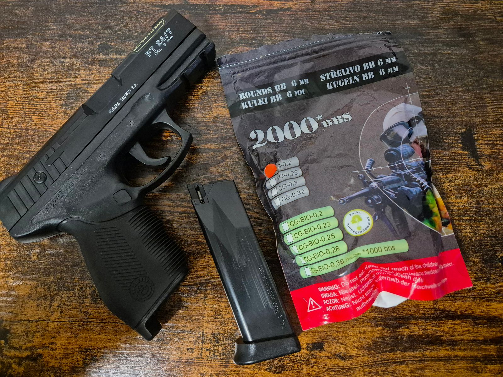 Taurus PT 24/7 Softair Set < 0,5J – Inkl. etwa 1000 BBs – Ideal für Einsteiger