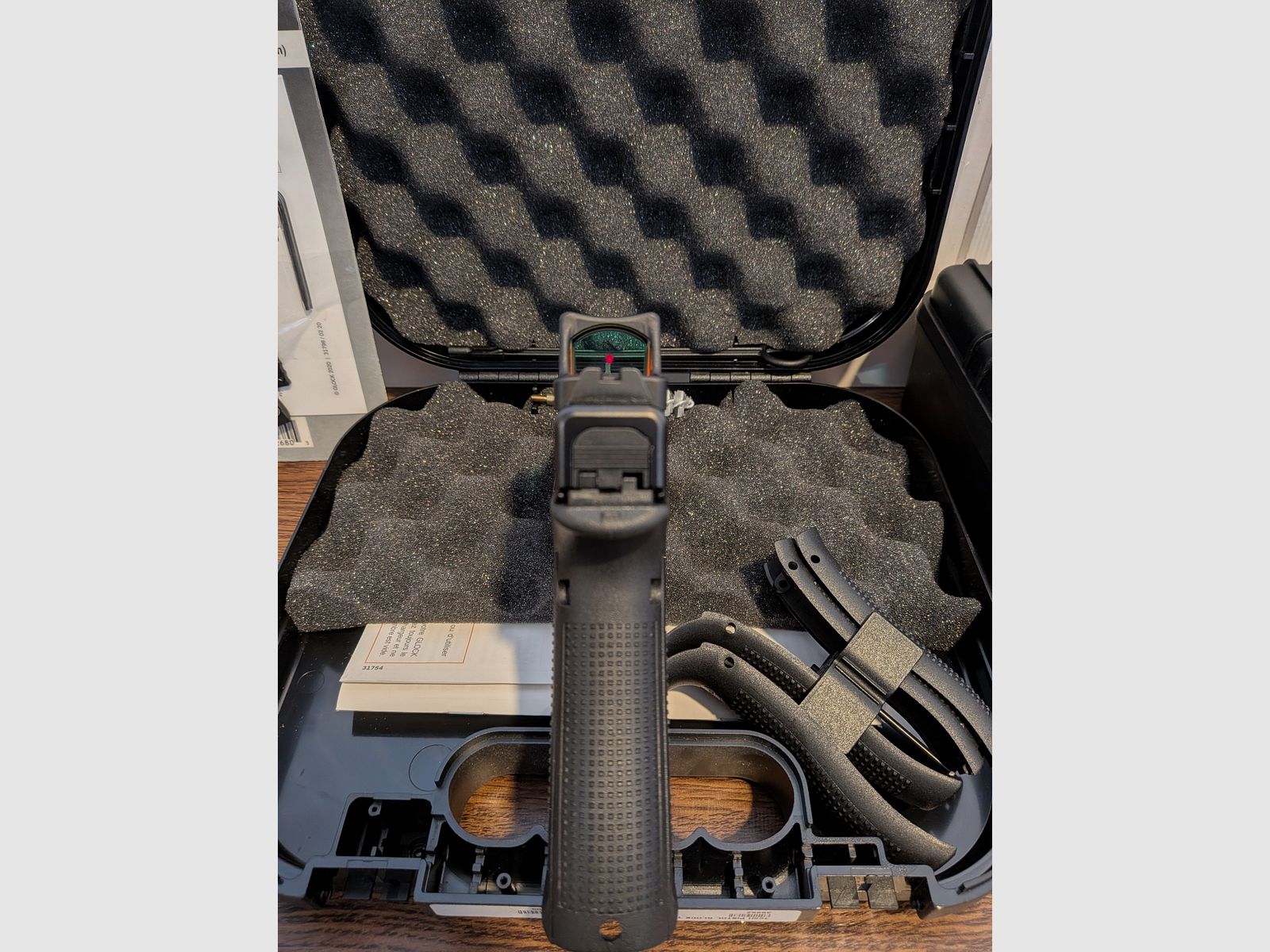 Glock 17 MOS Gen5 9x19 Trijicon RMR Aimpoint 11 magazine, image 3 of 5