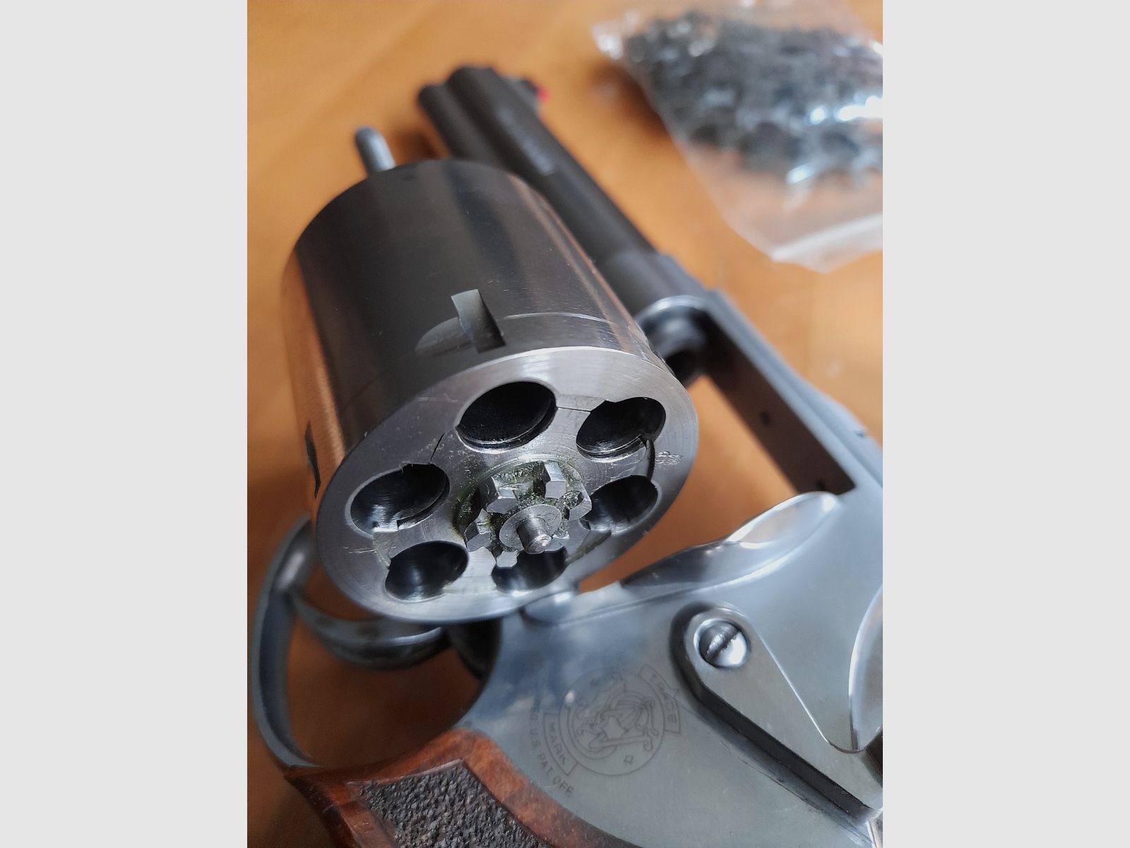 Sport revolver S&W 627 caliber: .357 Mag./.38 Special