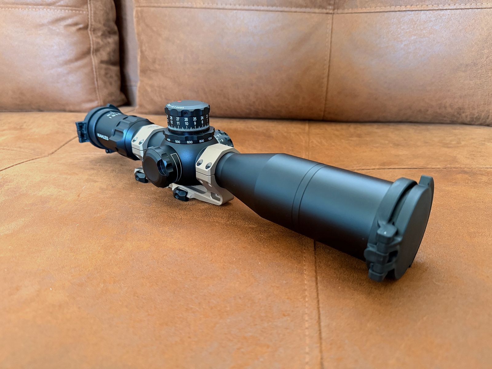 Kahles K318i CCW 3,5-18x50 SKMR3 + Tenebraex Flip-Caps