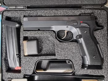 CZ Douanes USA AO1 LD 9mm Luger Démonstrateur !