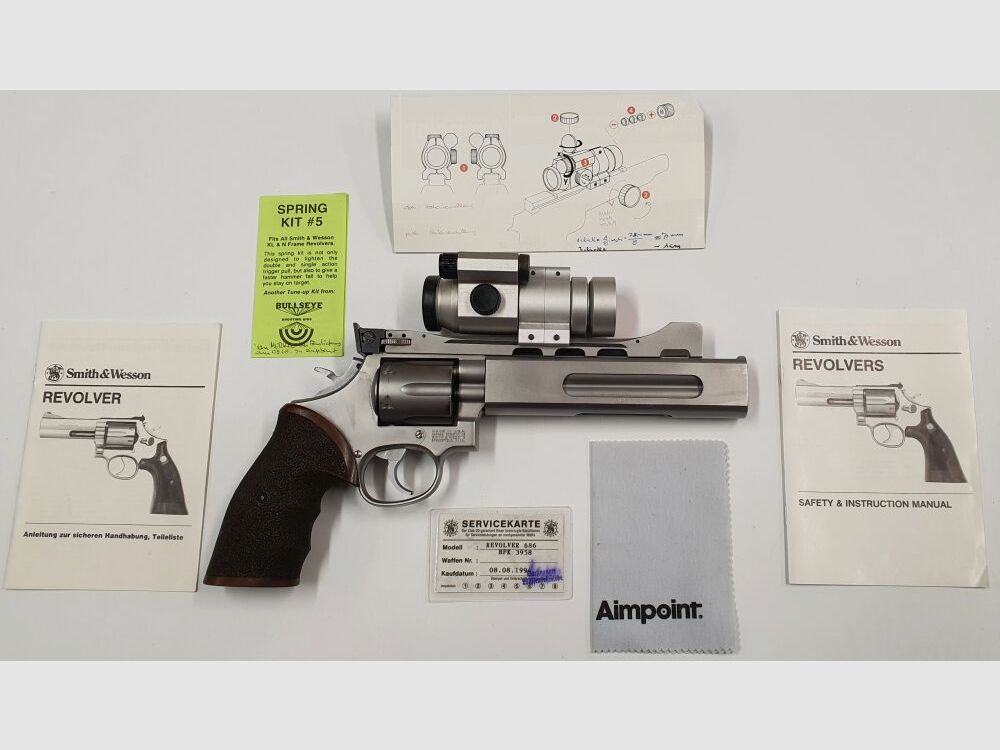 Smith & Wesson 686-3 Merkle tuning, including Aim Point