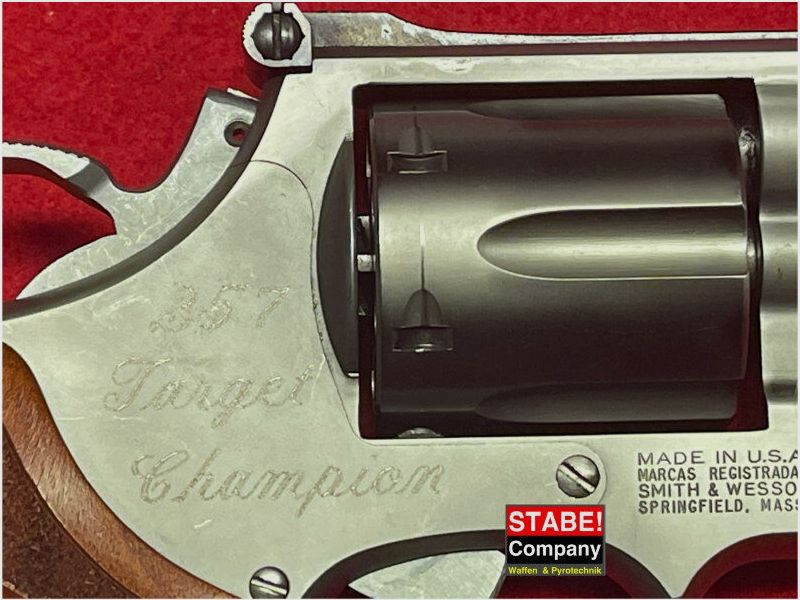 Smith & Wesson	 686-3 Target Champion