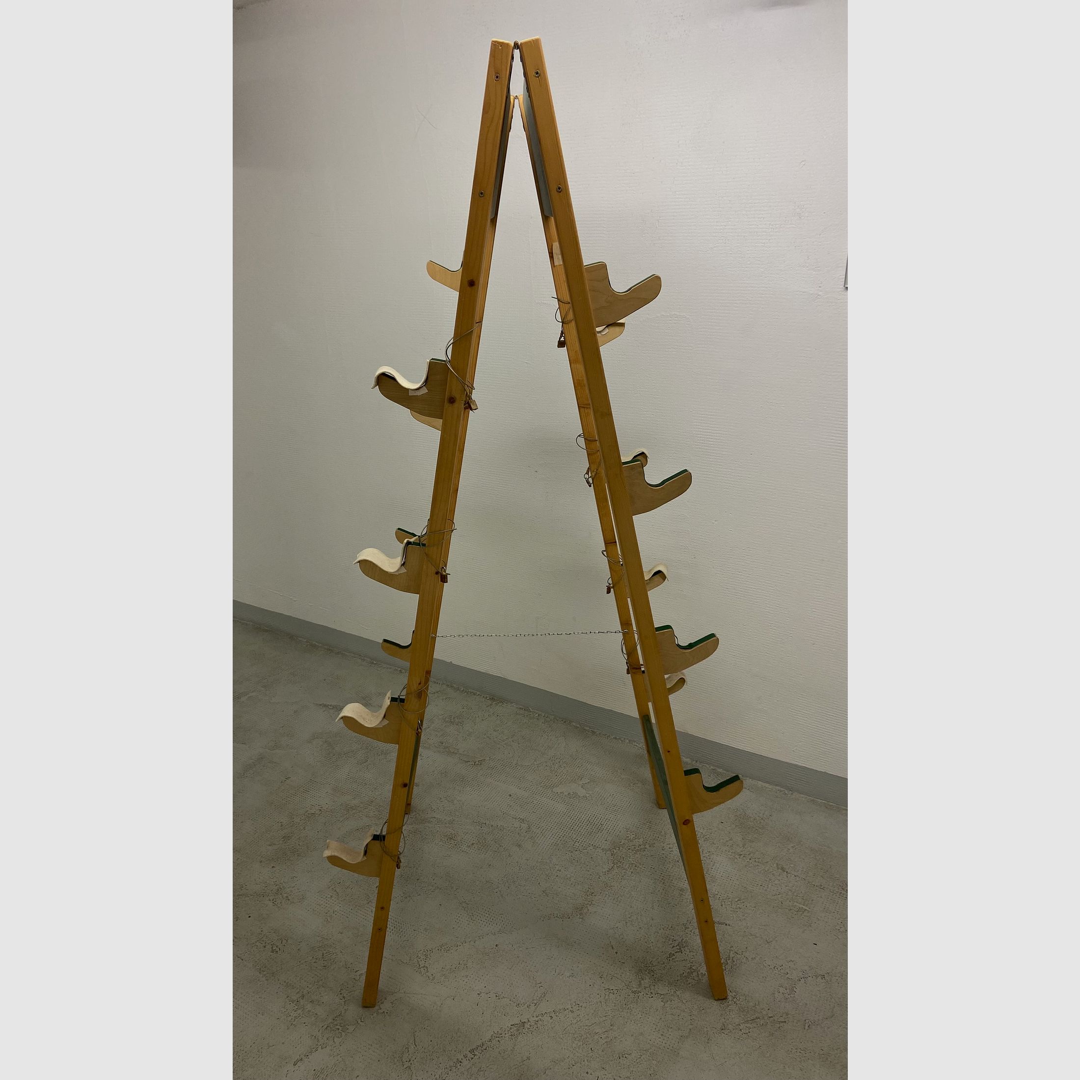 Gun rack - wood - stand - freestanding - guns lockable