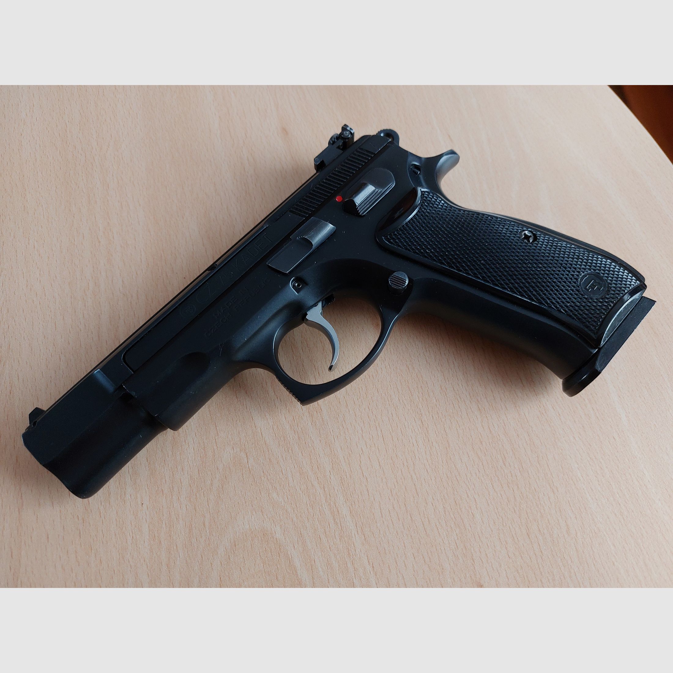 CZ 75 Kadet