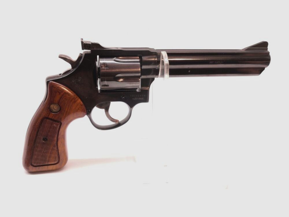 Taurus 669