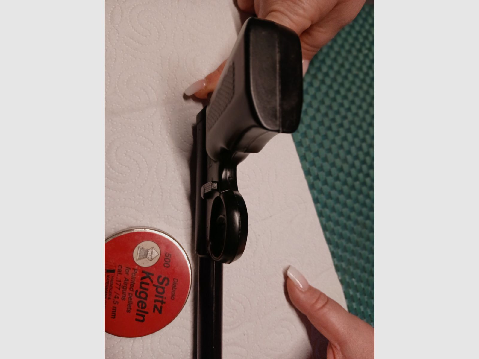 TJ Harrington “The Gat Red Box” .177 Pop-Out-Pistole.