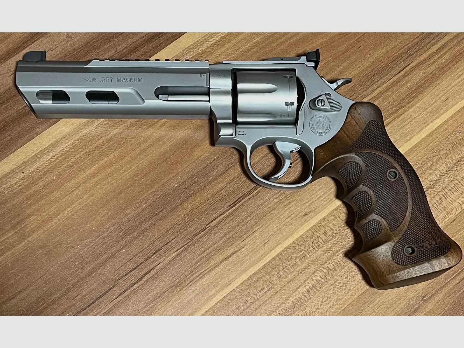 S&W 686 Competitor .357 Magnum Nill Master 2 Griffe