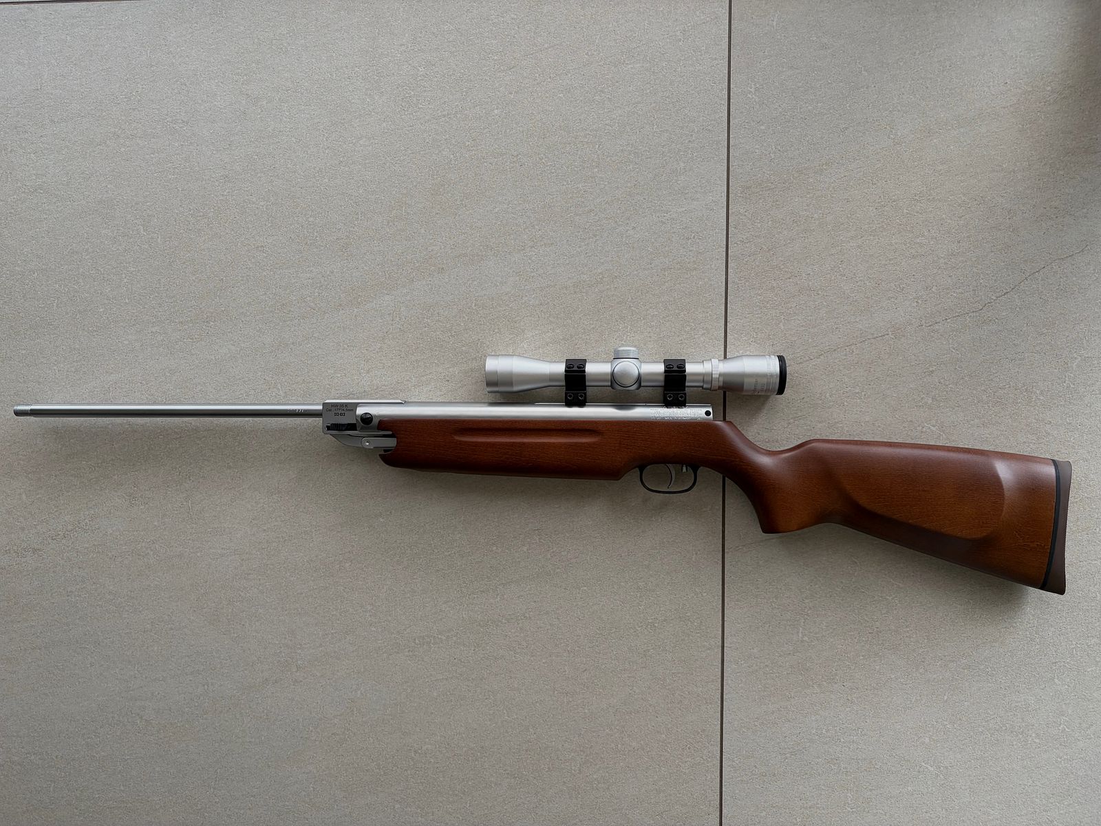 Weihrauch HW35 K Cal. 4,5 mm (.177) con scope y Weihrauch suppressor – Like new