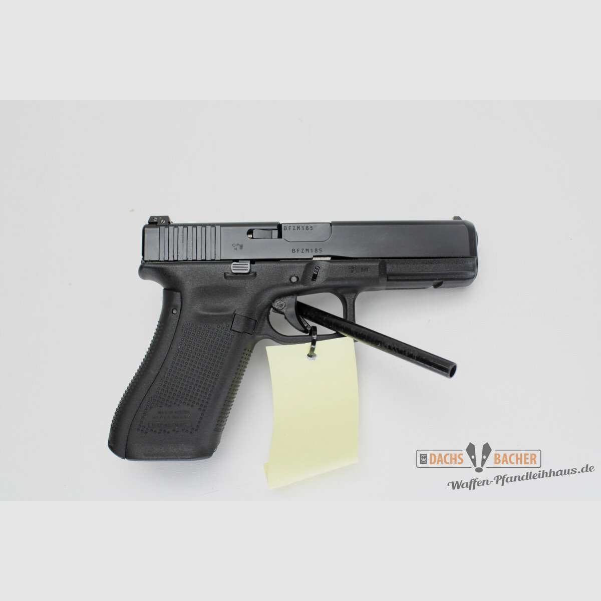 Pistole Glock 17 GEN 5 Kal 9 Para mit 4 Magazinen und Tasche