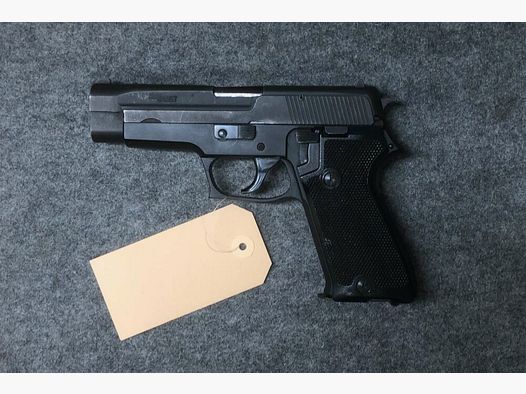 SIG Sauer P 220 9mm Luger