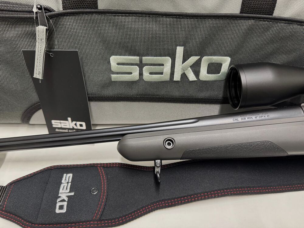 SAKO S20 HUNTER | Young Hunter Complete Offer "Black Hunter" - Weapons Friedrichs