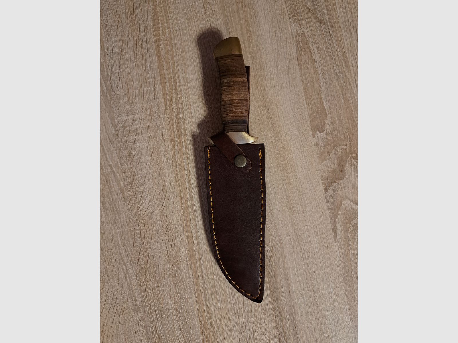 Hunting knife / outdoor knife with leather sheath – classic Bowie design
