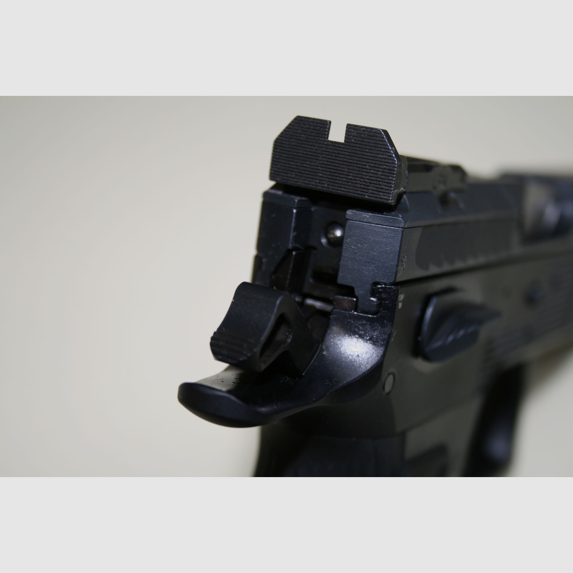 Pistolet PHOENIX PREDATOR SA/DA Optic 9×19, image 3 sur 9