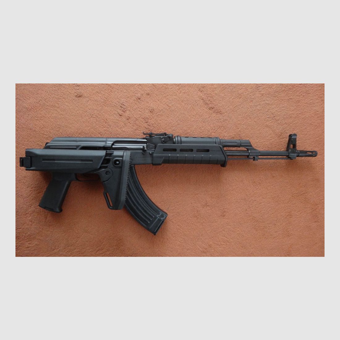 Cugir SL-BÜCHSE: CUGIR WS1-63 MIT MAGPUL ANBAUTEILEN CAL. 7,62X39 MM