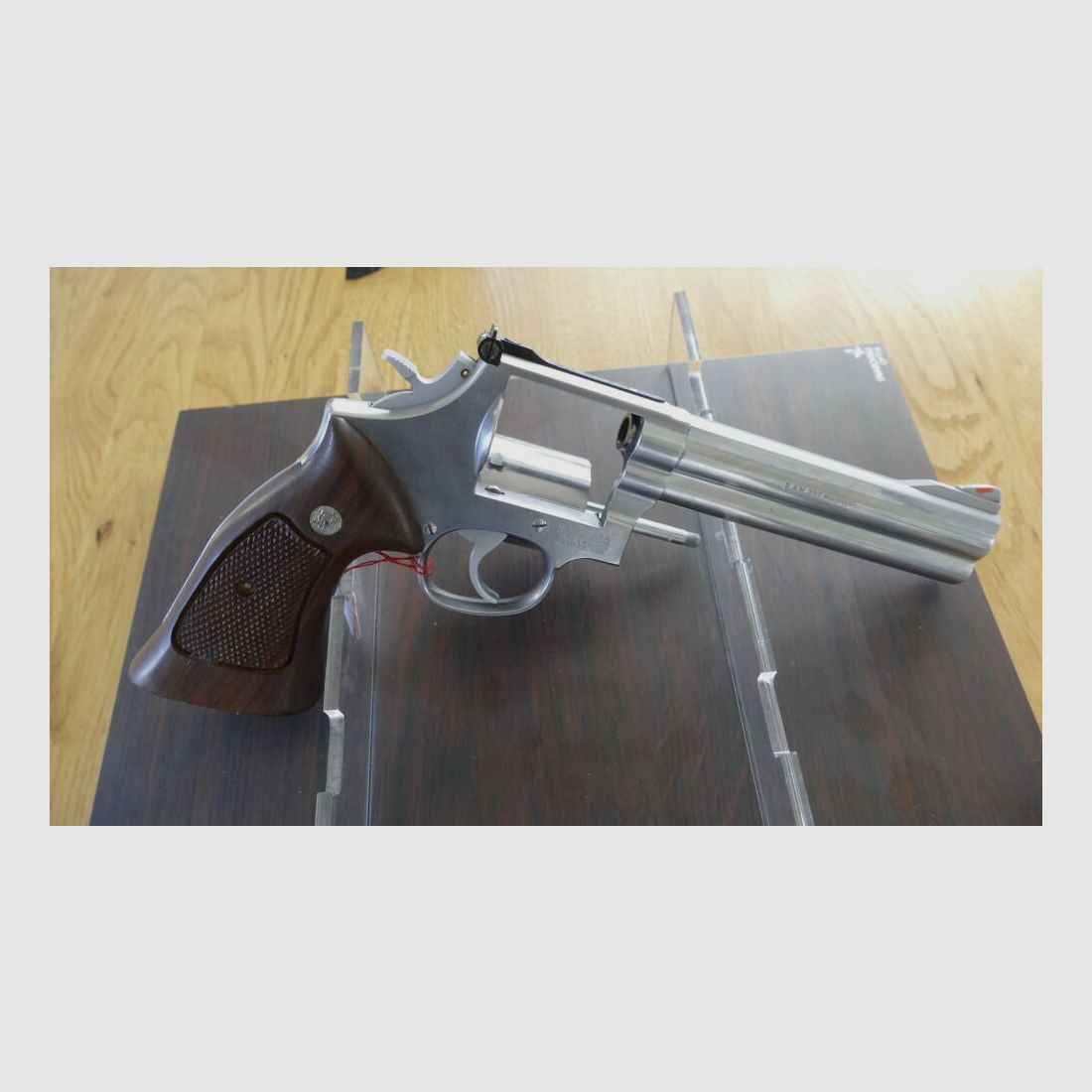 Smith & Wesson	 Modell 686-4