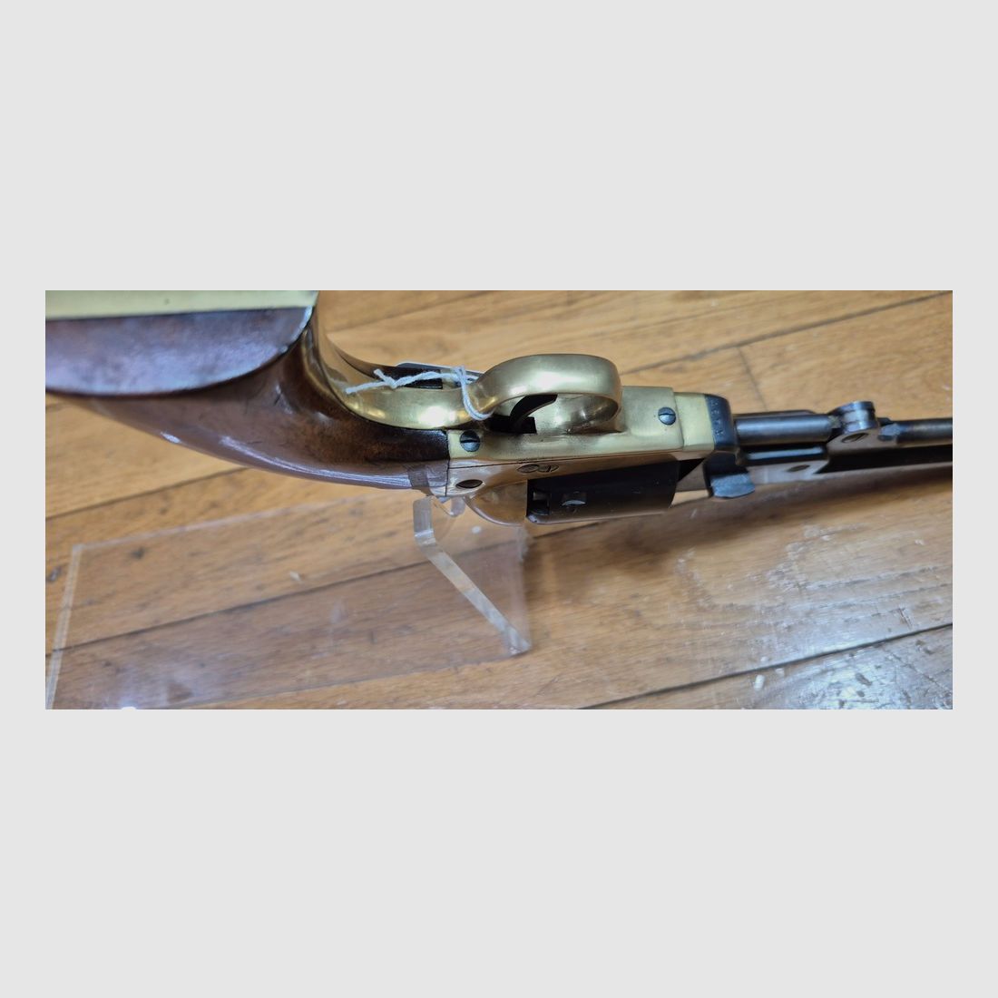 Mooie Colt 1851 Navy revolver — Kal. .36 zwart poeder — Fabricage Armi San Paolo (logo "DGG") en gemarkeerd Euroarms — Wapen uit 1969 — 100% bluing — Zeer goede esthetische en mechanische staat — Zeer mooie loop — TBE/TBE+, afbeelding 10 van 25