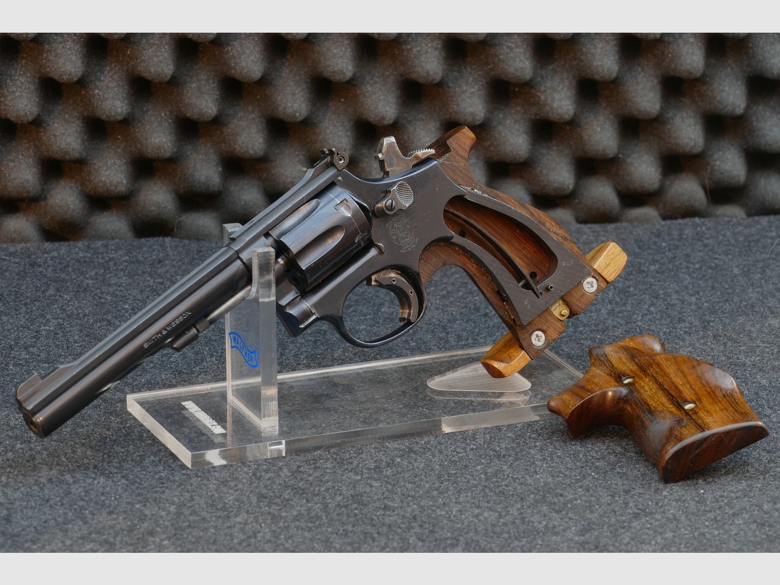Smith & Wesson Model 17-5 — 6" (152 mm) • .22 LR