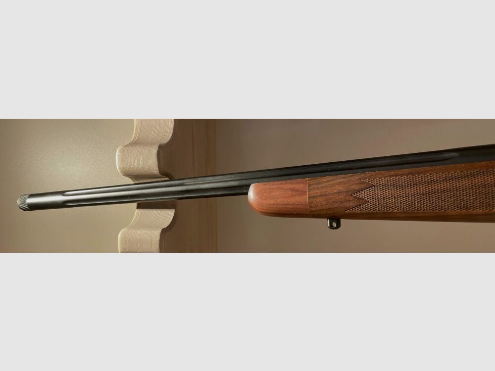 SAKO 85 GRIZZLY with thread