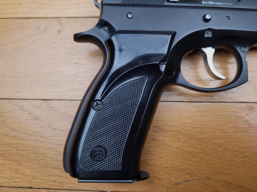 Gebrauchte Pistole CZ75 – Modell BD – Kaliber 9 x 19 – Vollstahl – 2 Magazine – Ausgezeichneter Zustand, Bild 3 von 13