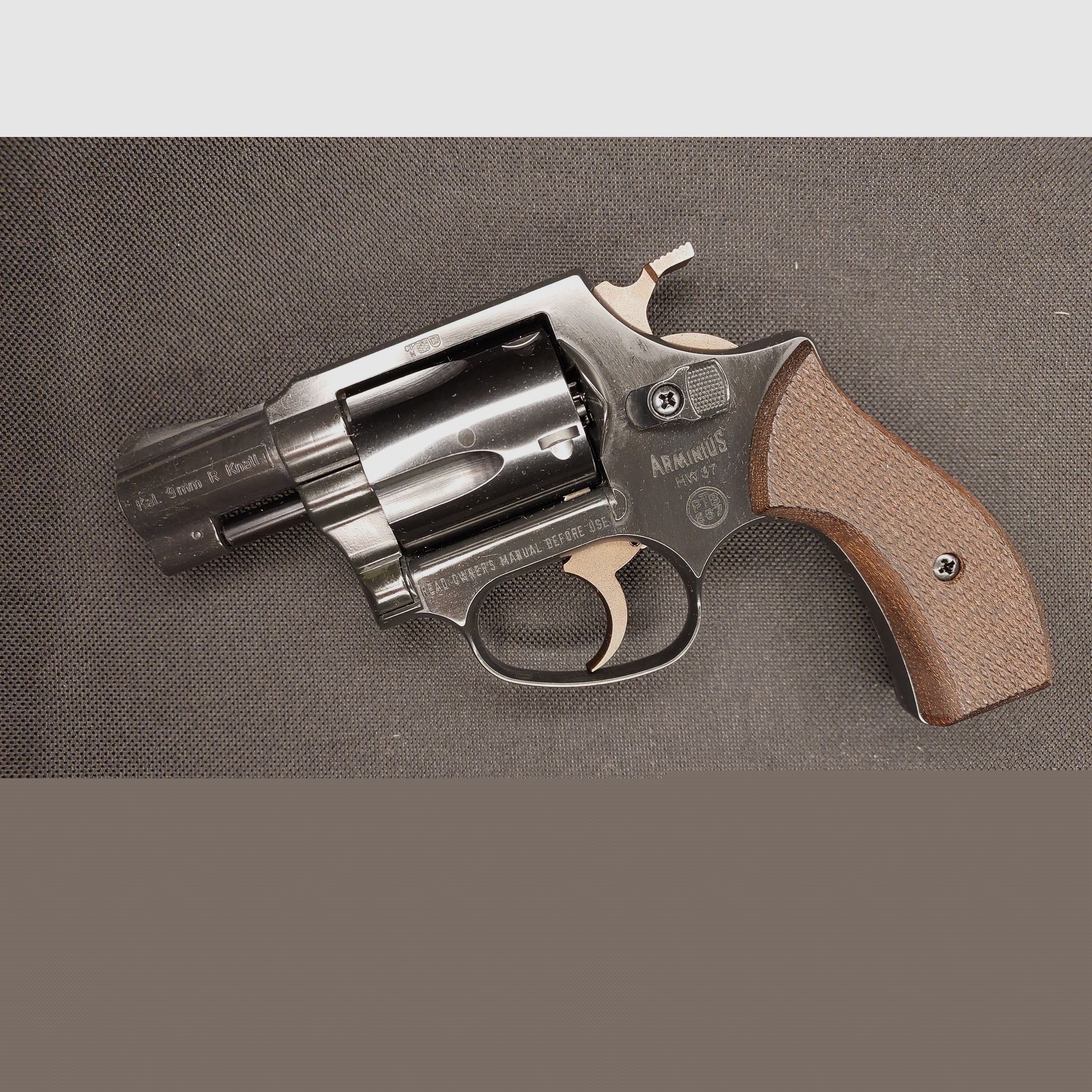 Weihrauch HW37 Kal. 9mm R.K. (PTB 887) OVP mit Holzgriffen - NEU (Arminius HW 37)