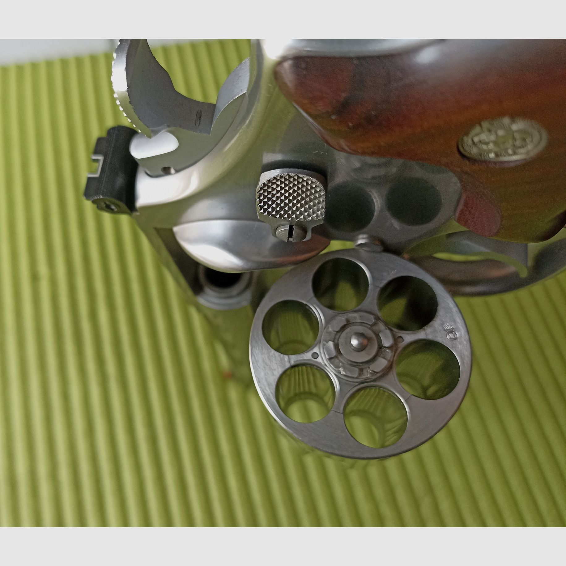 Smith & Wesson 629 Classic DX  .44 Magnum Stainless Steel