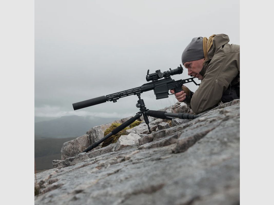 Spartan Precision Equipment Ascent Tripod™ Gen 2 Woodland mit Davros Pro Head™ und Trekkingstockgriffen