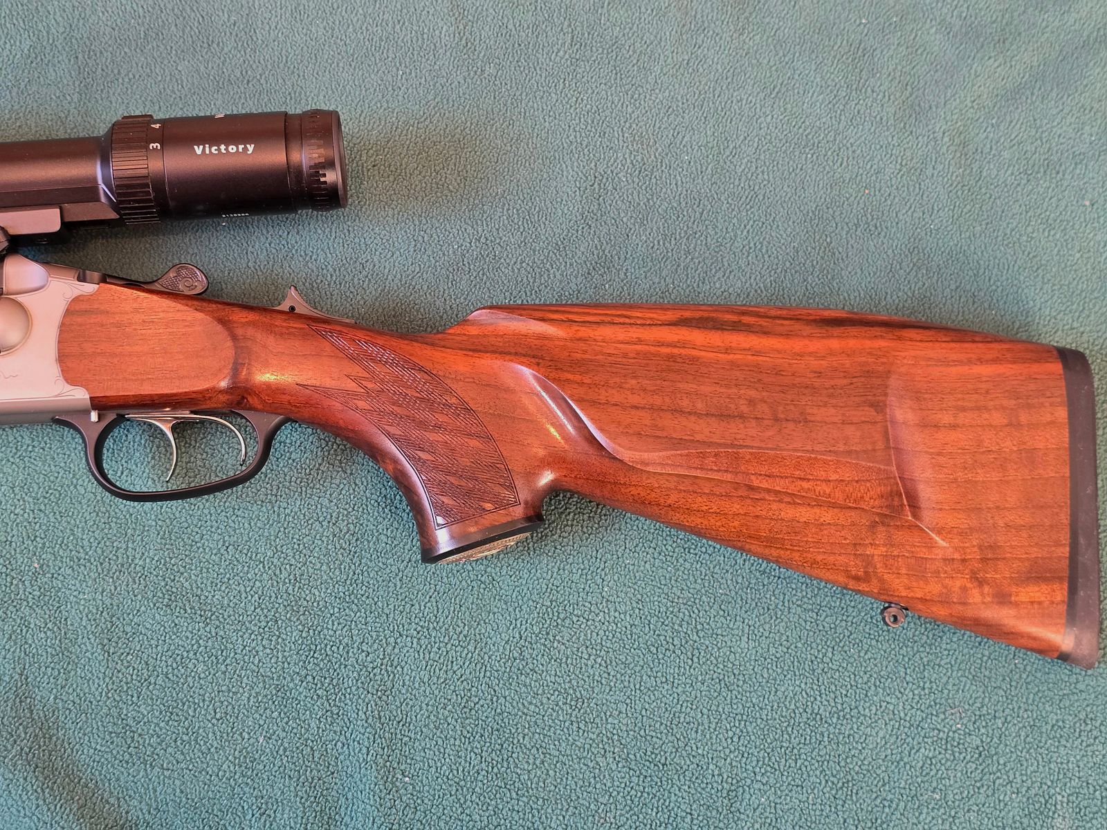 Blaser D99 Duo mit Blaser Sattelmontage und Zeiss Varipoint 3-12 ×56 Leuchtabsehen