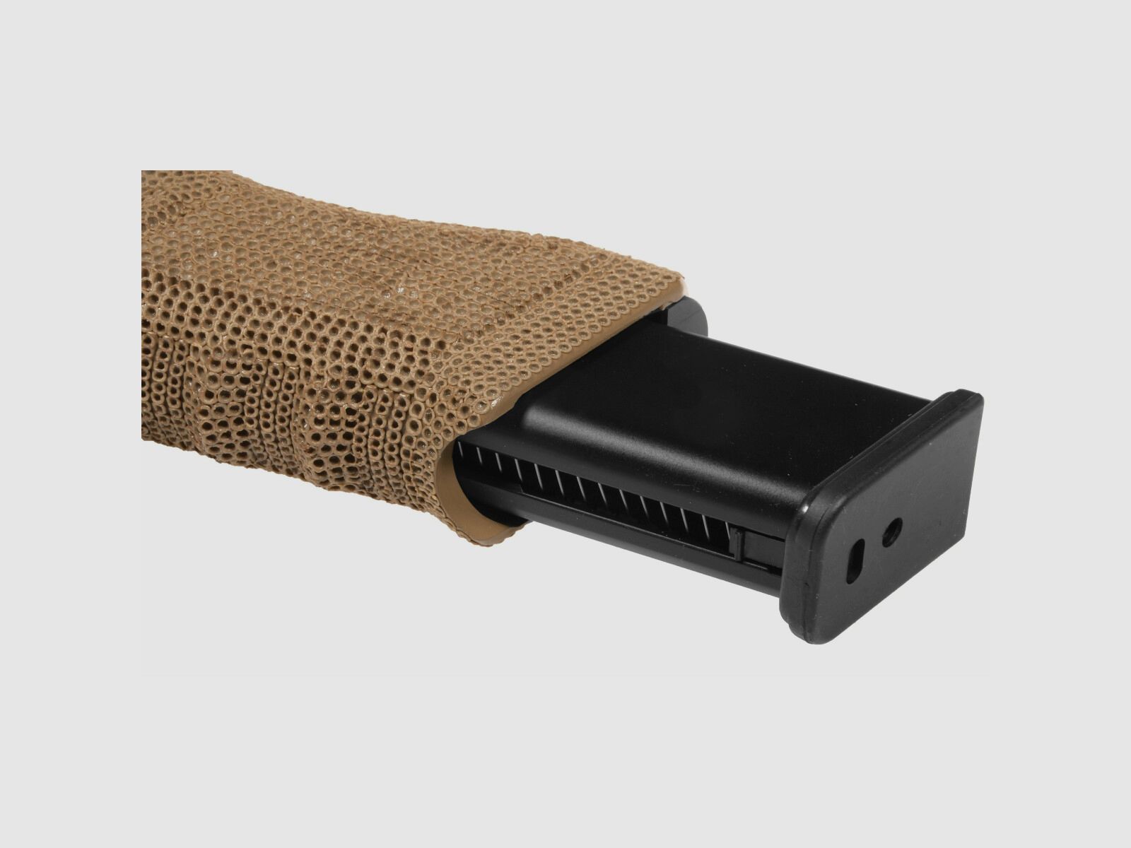 P05 GBB Airsoft Pistole in Tan | Delta Armory