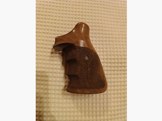 Impugnatura sinistra in legno per revolver Smith&Wesson 686 con impugnatura rotonda
