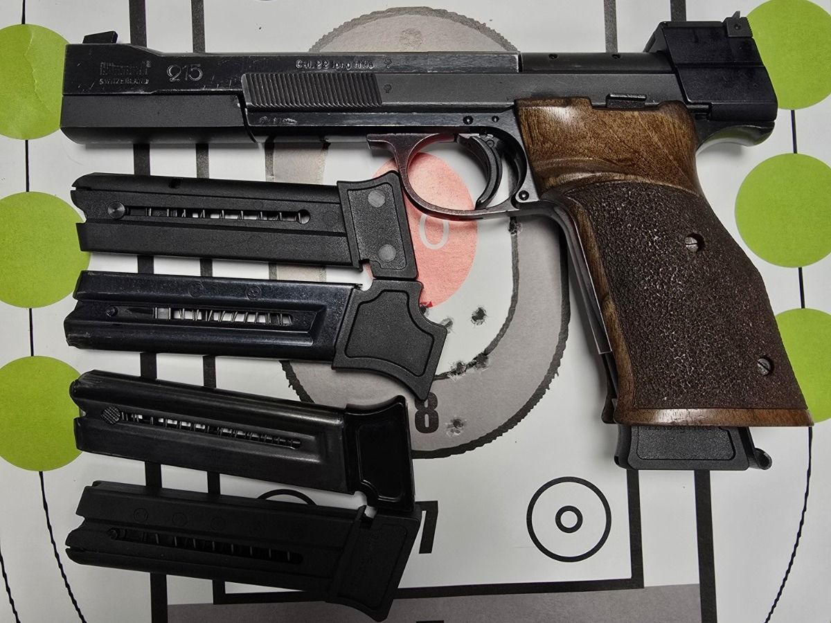 Hämmerli 215 Kleinkaliberpistole, gebaucht im Kundenauftrag, inkl. Gebrauchsspuren aber gut erhalten. Pistole 22lr. Hämmerli