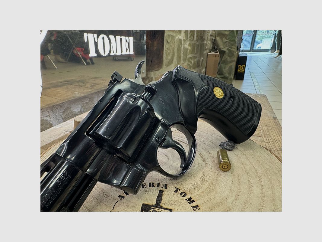USED – REVOLVER – COLT PYTHON 2 1/2 cal. 357 Mag. (BLUE FINISH), image 3 of 8