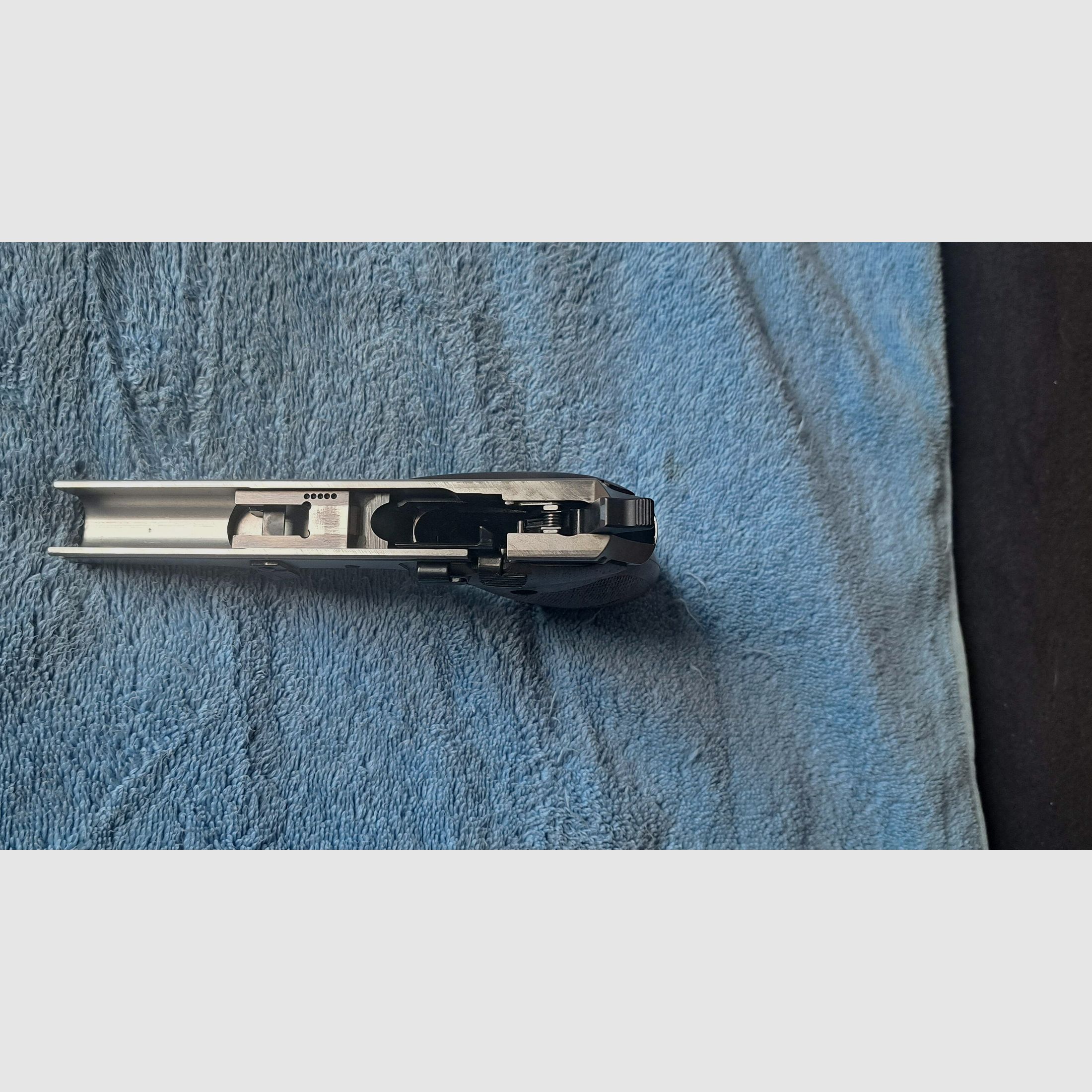 Pistola de deporte Sig Sauer P 220 .45 ACP