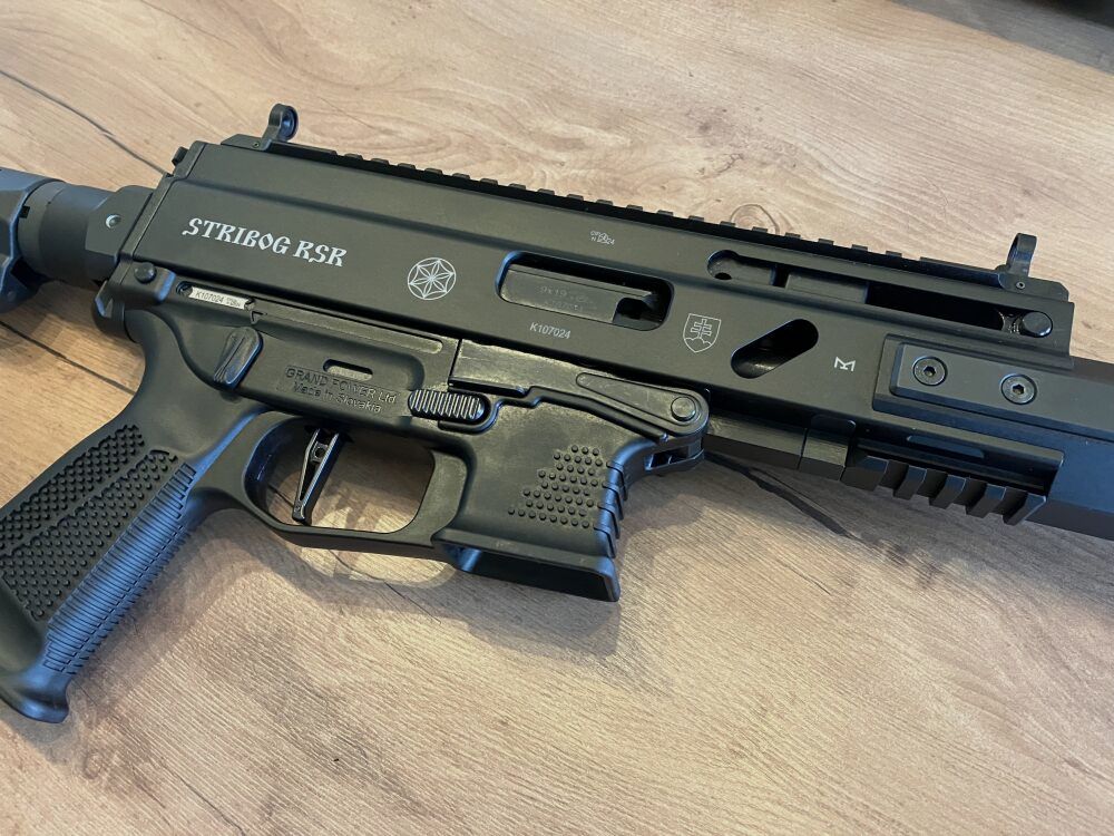 Grand Power Stribog RSR mit höhen- und seitenverstellbaren AR15 Schaft 9mmLuger